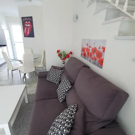 Beautiful House In Elviria, With 2 Bedrooms, 2 Swimming Pools, Sauna, Jacuzzi, Gym, Wifi *