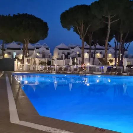 Beautiful House In Elviria, With 2 Bedrooms, 2 Swimming Pools, Sauna, Jacuzzi, Gym, Wifi Holiday home *